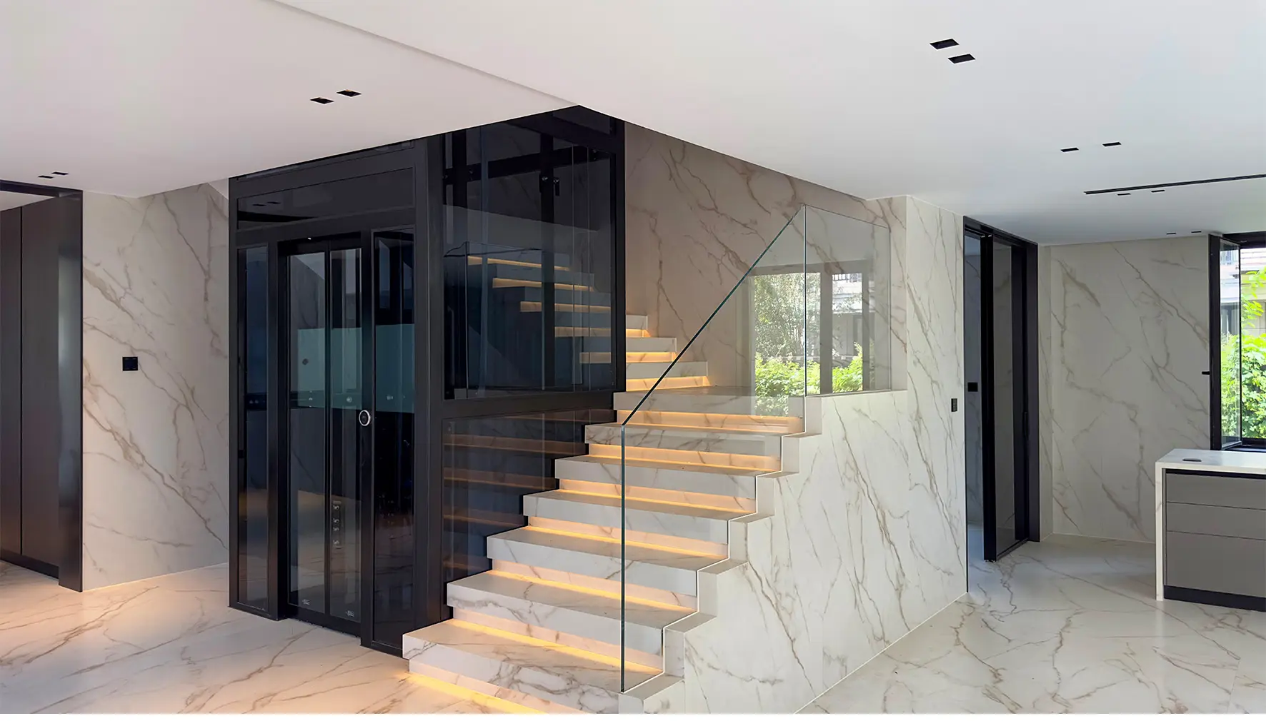 FRANZ Glass Lift